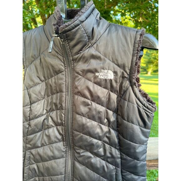 The North Face Reversible Vest Faux Fur Puffer - Picture 2 of 3